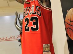 「NBA 2K19」にも登場するスポーツファッションブランド「Mitchell & Ness」が日本上陸