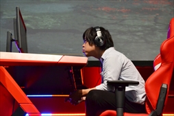 画像集 No.016のサムネイル画像 / 「DEAD OR ALIVE 6 Fatal Match in Japan」フォトレポート。オンラインで研鑽を積んだニューヒーロー，シマズ選手が優勝を飾る