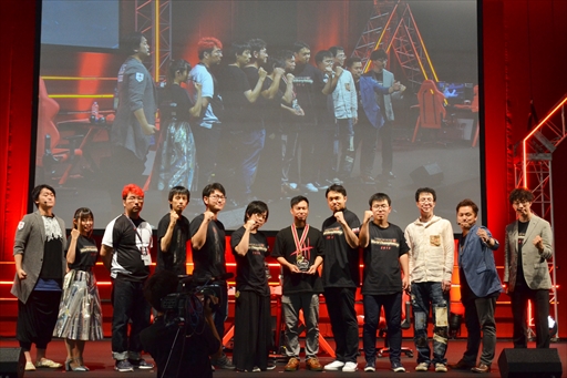 画像集 No.049のサムネイル画像 / 「DEAD OR ALIVE 6 Fatal Match in Japan」フォトレポート。オンラインで研鑽を積んだニューヒーロー，シマズ選手が優勝を飾る