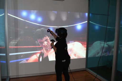 画像集 No.007のサムネイル画像 / 東京・日比谷に無料のVR体験施設「Survios Virtual Reality Arvcade」が期間限定オープン。VRボクシング「Creed: Rise to Glory」をさっそく遊んできた