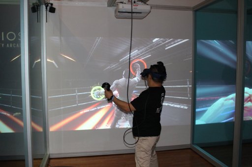 画像集 No.009のサムネイル画像 / 東京・日比谷に無料のVR体験施設「Survios Virtual Reality Arvcade」が期間限定オープン。VRボクシング「Creed: Rise to Glory」をさっそく遊んできた