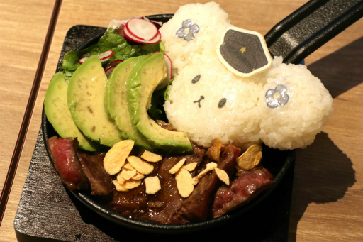 画像集 No.013のサムネイル画像 / カプコンカフェ「逆転裁判」コラボメニュー試食会をレポート。マジシャン姿のキャラクターがあしらわれたグッズも展開