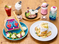 カプコンカフェ「逆転裁判」コラボメニュー試食会をレポート。マジシャン姿のキャラクターがあしらわれたグッズも展開