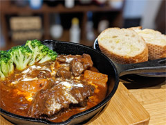 俺のコラボカフェ:Menu 010 「ドラゴンスレイヤー英雄伝説」のセリオス王子が好きな「ビーフシチュー」に挑戦。スライムいじめの後はこれ