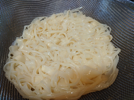 画像集#008のサムネイル/俺のコラボカフェ:Menu 038 「食用系少女2」に新登場の「牛肉麺」は,マニア必見の注目メニュー
