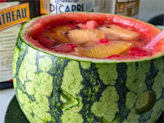 「スイカゲーム」のフルーツを入れた大人のフルーツポンチで夏の終わりを楽しむ。俺のコラボカフェ:Menu 067