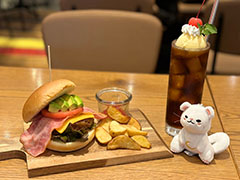 「ジャックジャンヌ」×TOWER RECORDS CAFE 表参道店をレポート。目に楽しく,舌も大満足。録り下ろしボイスの新PVも必見!