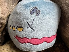 また君か……。「Slay the Spire」より“ネオー”のぬいぐるみ発売に向けたクラファンがスタート。公式からはコラ画像用素材が公開中
