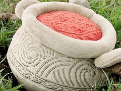 「ELDEN RING」より「鉄拳アレキサンダー」ぬいぐるみの国内向け販売が決定。体や蓋の模様は刺繍で再現,腕は針金入りで動かせる