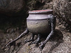 「ELDEN RING」の壺人がミニフィギュアに。全国のカプセルトイ自動販売機で2024年11月下旬より展開へ。価格は500円