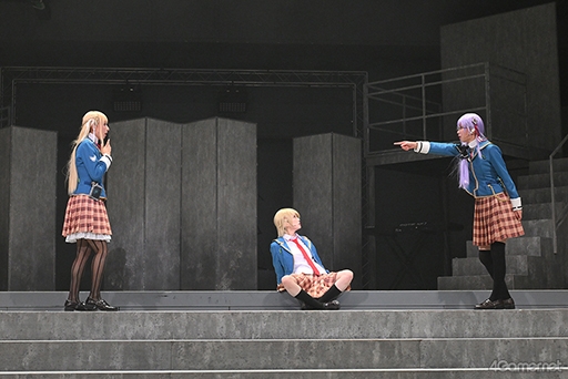 画像ギャラリー No.014のサムネイル画像 / 「舞台『ヘブンバーンズレッド』」には,笑い,涙,アクションに生歌唱&生演奏まで――作品の魅力すべてが詰まっていた