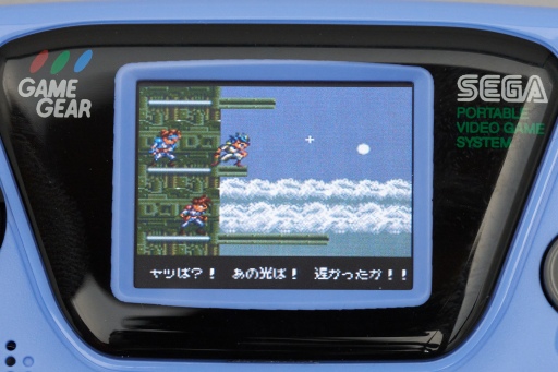 画像集#029のサムネイル/「ゲームギアミクロ」実機レポート。これはただのファンアイテムではなく,普通にガシガシ遊べるモバイルゲーム機だ