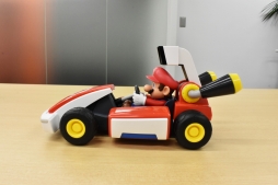 画像集#011のサムネイル/「マリオカート ライブ ホームサーキット」が編集部にやってきた。思っていたより狭い場所でも遊べる“新たな形のマリオカート”を紹介