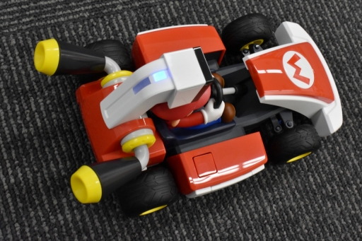 画像集#022のサムネイル/「マリオカート ライブ ホームサーキット」が編集部にやってきた。思っていたより狭い場所でも遊べる“新たな形のマリオカート”を紹介