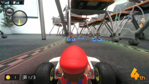 画像集#048のサムネイル/「マリオカート ライブ ホームサーキット」が編集部にやってきた。思っていたより狭い場所でも遊べる“新たな形のマリオカート”を紹介