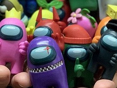 「Among Us」公式ライセンスグッズ第3弾が10月28日から順次発売。接続してジオラマを作れる“ビルダブルアクションフィギュア”などが登場