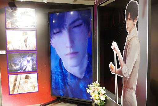 画像集 No.016のサムネイル画像 / カレのキス顔が大画面で!? 「恋と深空」POP UP EVENTを奇声をこらえて見てきました【イベントレポート】