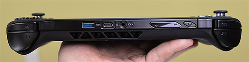 画像集 No.011のサムネイル画像 / 重さ約580gの携帯型ゲームPC「ONEXFLY」が2023年秋に国内発売。Ryzen 7 7840U搭載で性能面では「ROG ALLY」を上回るか