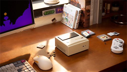 画像集 No.004のサムネイル画像 / 初代MacやNESをオマージュした小型PCをAYANEOが発表