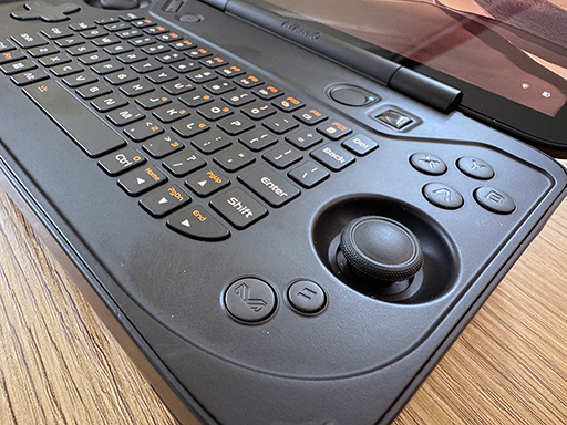 画像集 No.005のサムネイル画像 / Nintendo DS風の2画面モデルもある携帯型ゲームPC「AYANEO Flip」シリーズの国内予約がスタート
