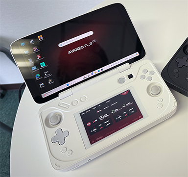 画像集 No.007のサムネイル画像 / Nintendo DS風の2画面モデルもある携帯型ゲームPC「AYANEO Flip」シリーズの国内予約がスタート