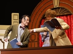 「大逆転裁判 -成歩堂龍ノ介と朗読の会-」レポート。竹本英史さんが演じる夏目漱石が,原作を再現したポーズで会場を魅了する