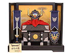 「ドラゴンクエスト」の新グッズに,人形メーカーの吉德大光とコラボした豪華な「ロトの兜飾り」登場。あみぐるみのスライムやシルバーネックレスの発売も決定