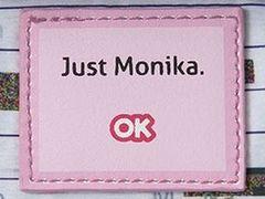 “Just Monika.”のタグが内装に。「ドキドキ文芸部!」の腕時計やトートバッグ,長財布が成約型受注商品として登場
