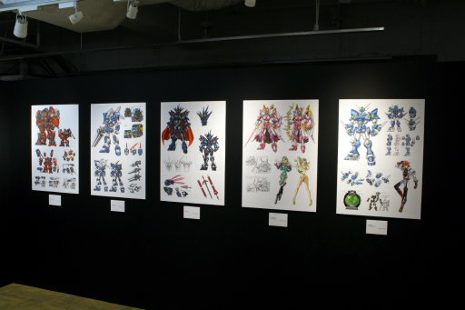 画像集#006のサムネイル/「スーパーロボット大戦OG展」が本日より開催。シリーズで活躍したオリジナルキャラクターたちの設定資料やイラストなどが一堂に会する