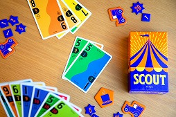画像集#004のサムネイル/ホードゲーム「SCOUT」の海外版が発表。ゲームマーケット 2021秋では会場限定で発売