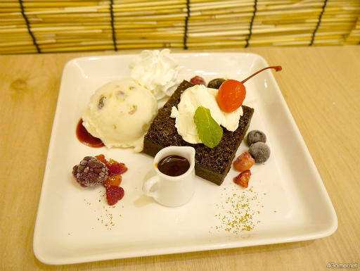 画像集 No.018のサムネイル画像 / 「アオペラカフェ -Seaside House-」メディア向け体験会レポート。広報部員による恒例のミニイベントも開催!