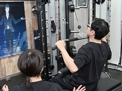 「一番いいトレーニングを頼む」トレーニーもトレーナーも全員オタク!? 女性専門パーソナルジム「Clara」が「エルシャダイ」とコラボ!