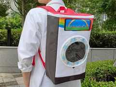 洗濯物も入る! 「maimai」をイメージした「ドラム式洗濯機風ゲーム型リュック」2種がセガUFOキャッチャーオンライン限定プライズとして登場