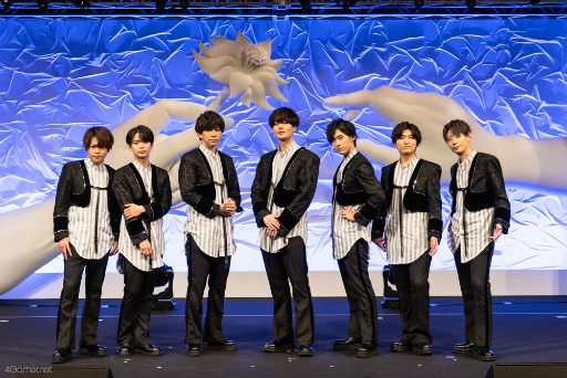 画像集 No.002のサムネイル画像 / アニメ化も発表に。「華Doll*-Behind The Frame-Anthos* Stage Event 2023」では,お揃いの衣装を着たキャストがライブと朗読劇を披露