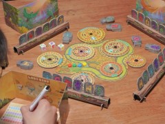 推理パズル「ロストコード」の日本語版が,JELLY JELLY GAMESより6月2日発売。ゲームマーケット2023春では先行販売も