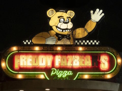 「Five Nights at Freddy's」がホラー映画として今年最大のオープニング興行収入を記録。ゲーム映画化作品では「スーパーマリオ」に次ぐ歴代2位