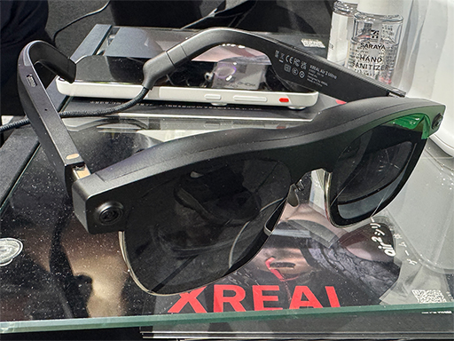画像集 No.004のサムネイル画像 / サングラス型ディスプレイ用のAndroidデバイス「XREAL Beam Pro 5G」が国内初披露。5G通信に対応した上位モデル［TGS2024］