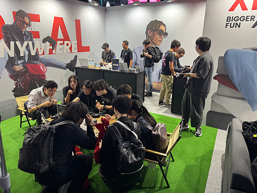 画像集 No.007のサムネイル画像 / サングラス型ディスプレイ用のAndroidデバイス「XREAL Beam Pro 5G」が国内初披露。5G通信に対応した上位モデル［TGS2024］