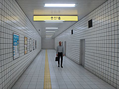 無限に続く不気味な地下通路からの脱出を目指す「8番出口」,Steamのストアページをオープン