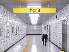 異変探しゲーム「8番出口」実写映画を2025年に全国公開。悪夢のようなティザー映像が解禁に