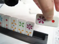 2023秋の注目作「六華」をプレイ。“上下”があるドミノ牌を使って3種類の役の成立を目指す,麻雀風モダン伝統ゲーム