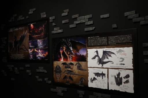 画像集 No.022のサムネイル画像 / 明日開幕「モンスターハンター20周年-大狩猟展-」発表会&内覧会レポート。歴代シリーズの武具とモンスターを堪能できる展示が盛りだくさん