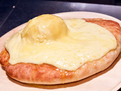 モンハンワイルズのチーズナン作ってみた。