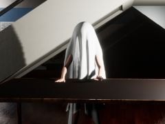 8番出口ライクの「B1」,Steamストアページを公開。ビルの地下街に閉じ込められた主人公が不気味な間違い探しに挑戦する