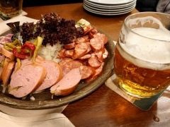 中世の宴で騒いだり,城や要塞に行ったり。チェコで「キングダムカム・デリバランスII」の舞台を巡ってきた