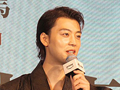 「龍が如く〜Beyond the Game〜」の世界配信決定記者会見をレポート。主演の竹内涼真さんと武 正晴監督が,桐生一馬への思いや撮影現場でのエピソードなどを明かした