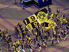 サッカーイベント準備シム「コパ・シティ」,有名クラブ「ボルシア・ドルトムント」の参加が決定。クラブカラーの黒と黄色で街全体を染めよう