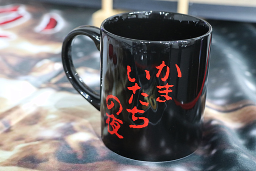画像ギャラリー No.009のサムネイル画像 / 「かまいたちの夜 POP UP SHOP」内覧会レポ。原田ちあき氏の描き下ろしイラストを使ったTシャツなど30周年を記念した新作グッズがズラリ！