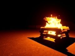 噂の廃墟がある山奥では，あるものが待ち受けている。ステルスホラーゲーム「好奇心」，Steamストアページを公開