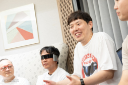 画像集 No.003のサムネイル画像 / ［インタビュー］「レンタヒーロー Z」は，全世界のあらゆる人が楽しめるゲームを目指す。蟻川とんぼ氏，Hiro師匠，光吉猛修氏が主題歌を提供
